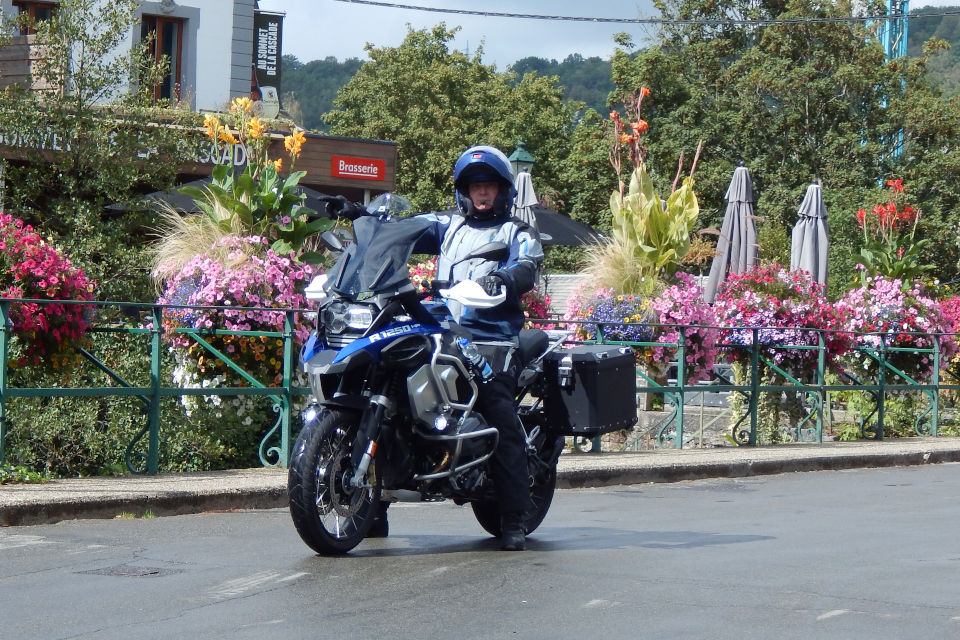 Motorrijbewijspoint Brunssum examengarantie AVB en AVD